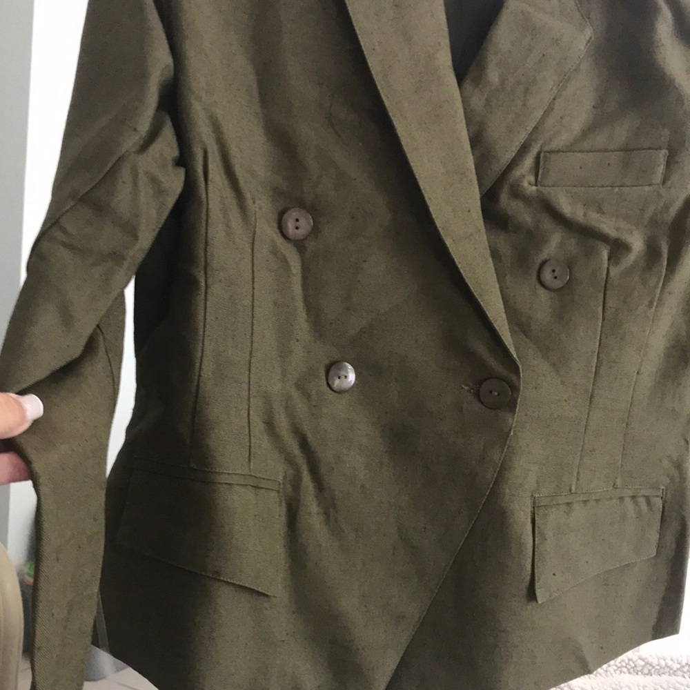 Olive green 💯 % linen jacket. NWT gorgeous